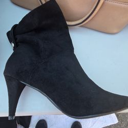 Black Boots 