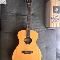 Breedlove Discovery ConcertAcoustic guitar