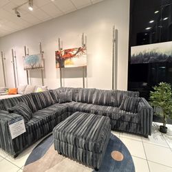 ❄️ SUPER COZY ❄️ Corduroy Sectional with FREE Ottoman ⭐️