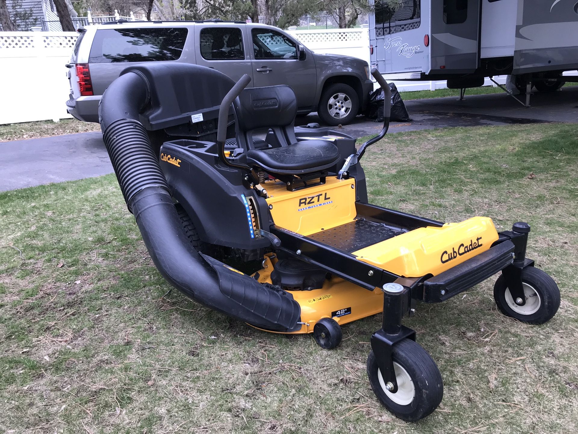 Cub Cadet RZT-L 42” Zero Turn riding mower
