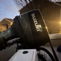 Outboard Suzuki 225 2 Stroke