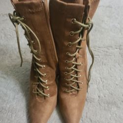 Camel Color Lace Up Boots 