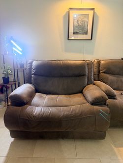 Oversized power recliners