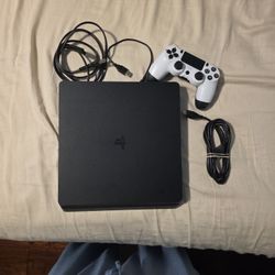 PlaystatioN 4 Slim   One Terabyte  W One Controller