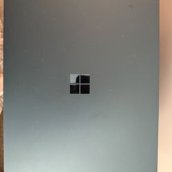 Microsoft Surface Laptop 1769 (KSR-00001) Intel Core i5, 8GB RAM, 128GB SSD, 13.5-in Touchscreen, Win10 S