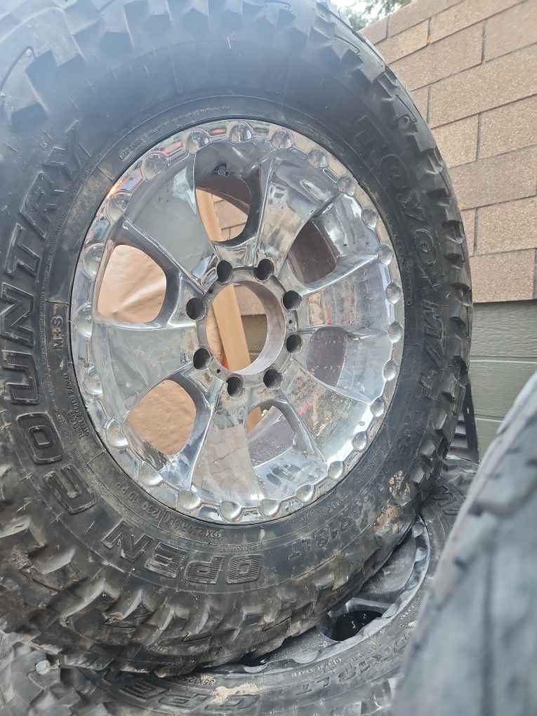 Ford 8 Lug 35 X12.50x 18