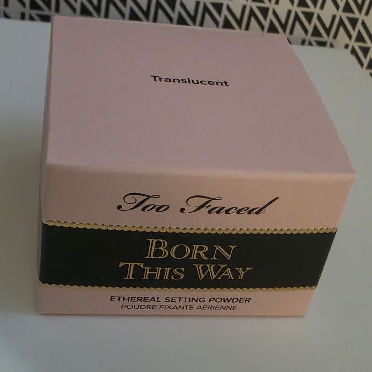 Too Faced - Bron This Way Translucent Powder