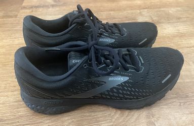 Brooks Ghost 13 Black Sneakers.  Size 10.5 Women/9 Men