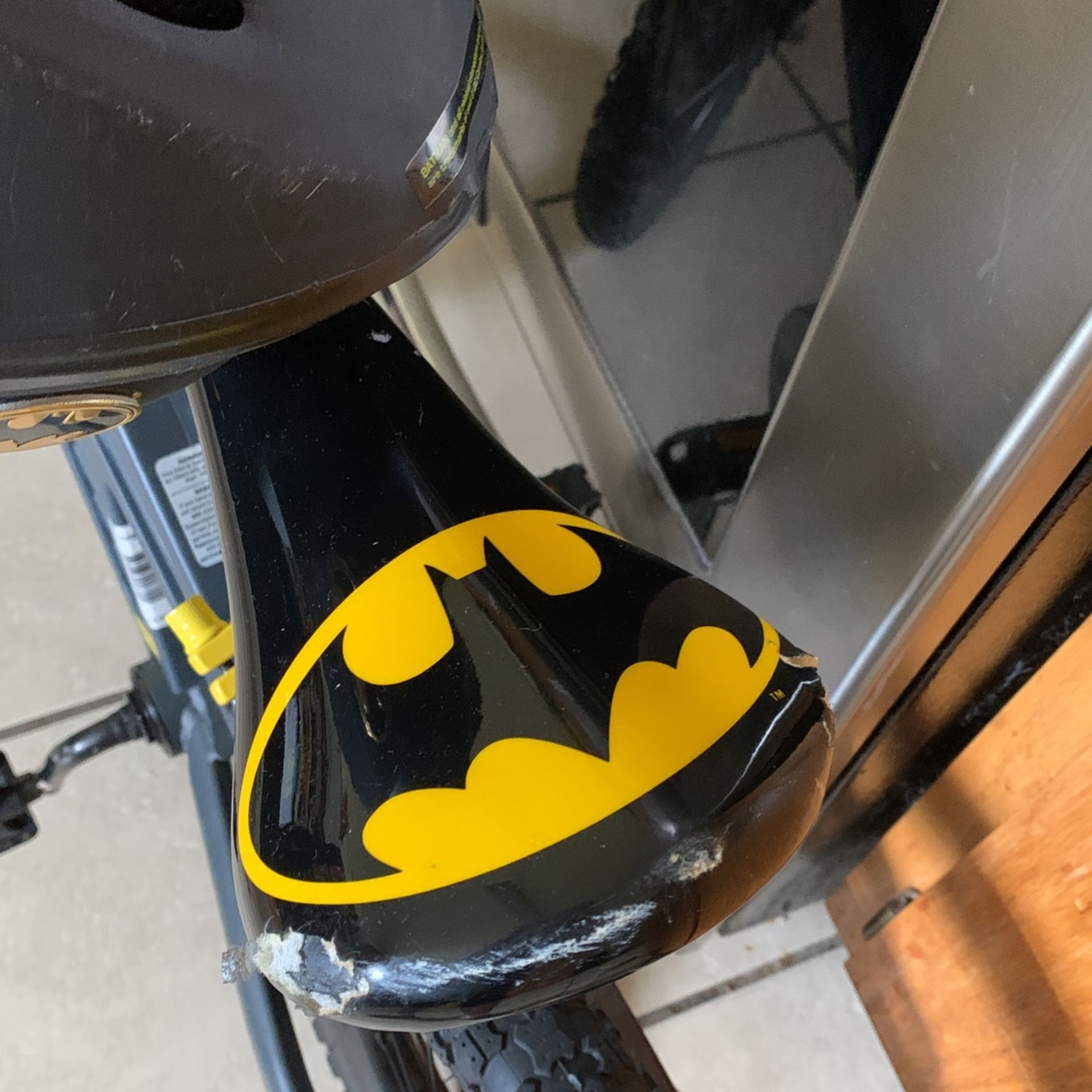 16 In Boys Batman Bike