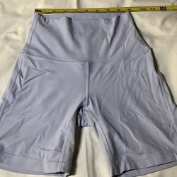 LULULEMON BIKE SHORTS SIZE 2