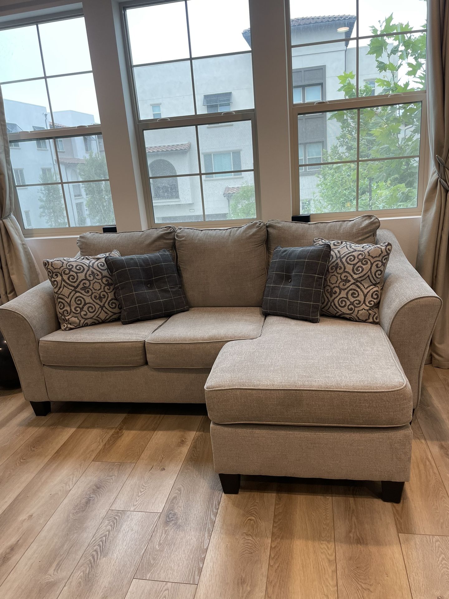 Kestrel queen sofa chaise sleeper deals