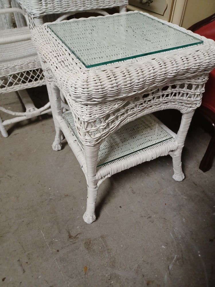 White Wicker Bedroom SetGlass Tops for Sale in Concord Farr, TN OfferUp