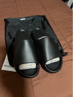Yeezy slides New size 13m