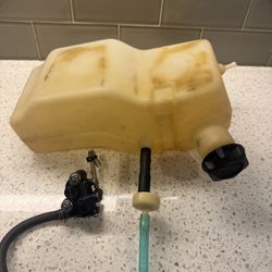 650 SX Jet Ski - oil pump and reservoir