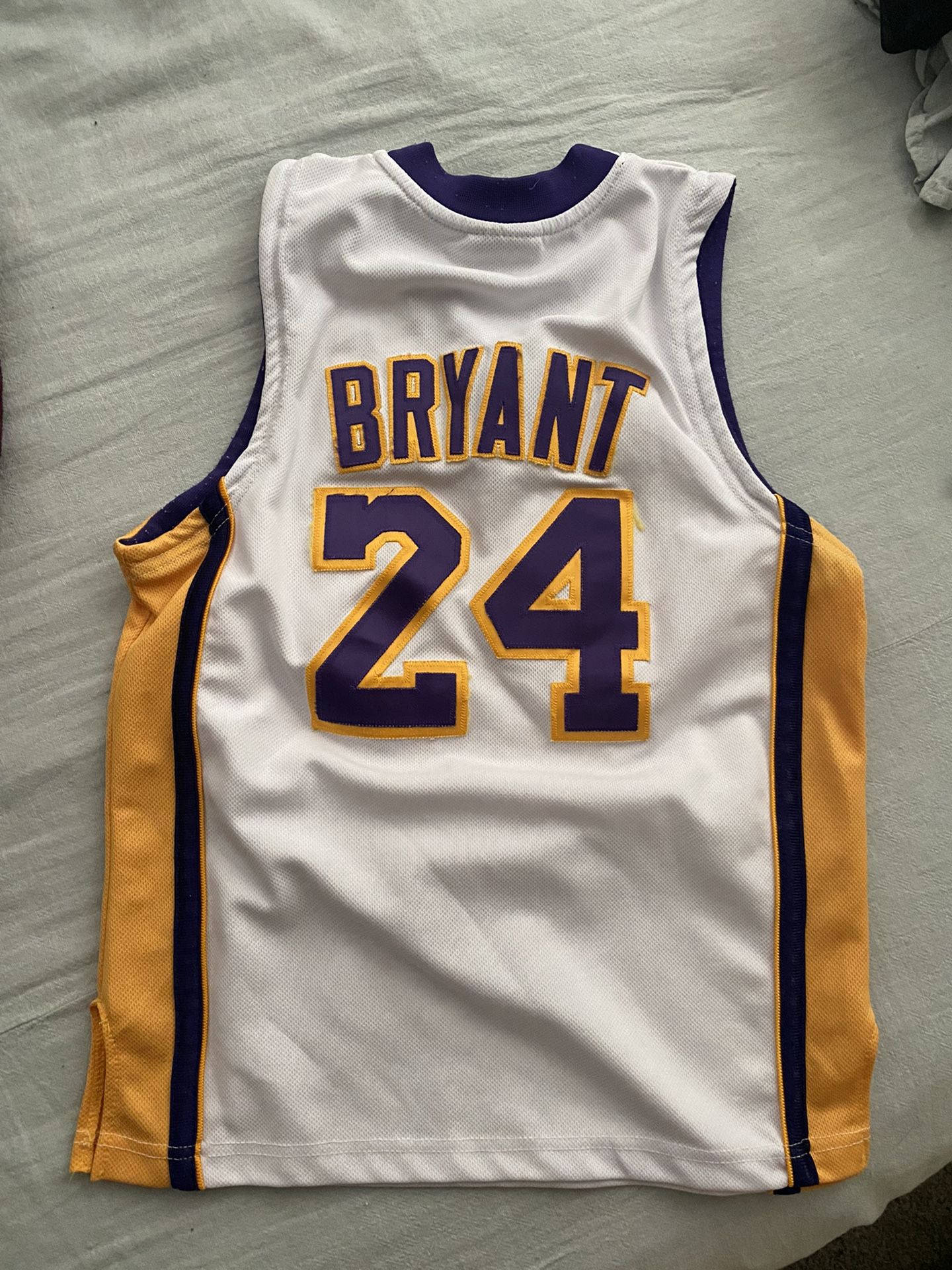 Kobe Bryant Nike Swingman Jersey for Sale in Reedsburg, WI - OfferUp