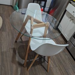 Round glass kitchen dining table + 2 chairs!