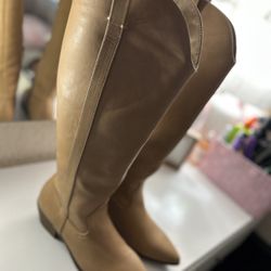Woman Boots Size (10)