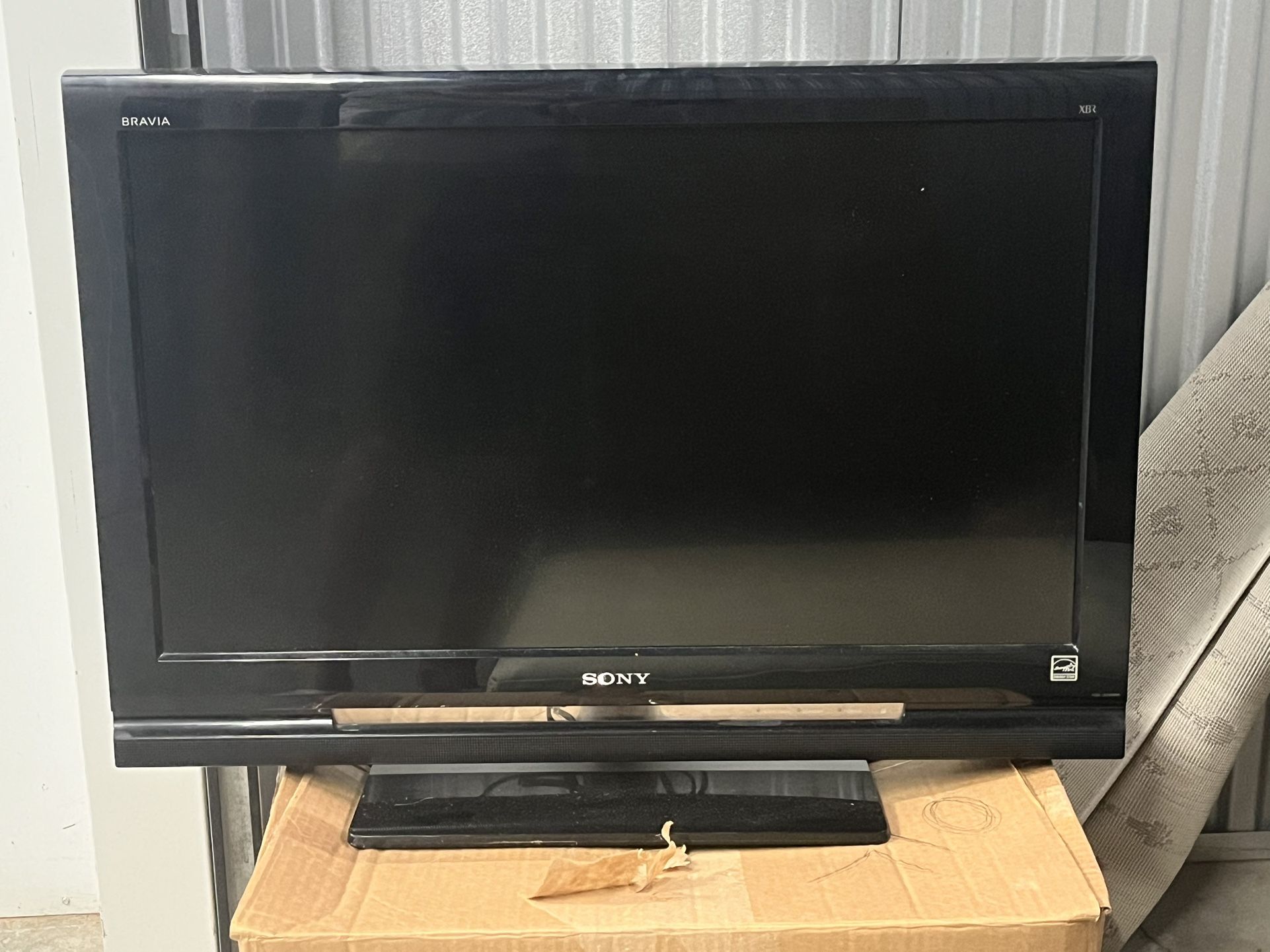 Digital Sony Bravia TV 32’ LCD HD in good condition