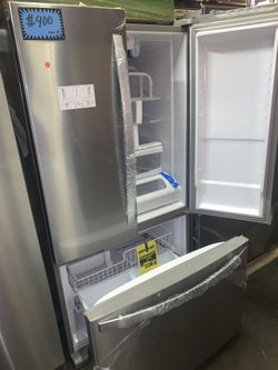New Whirlpool 36in. French doors fridge with interior ice & water dispenser w/ warranty!