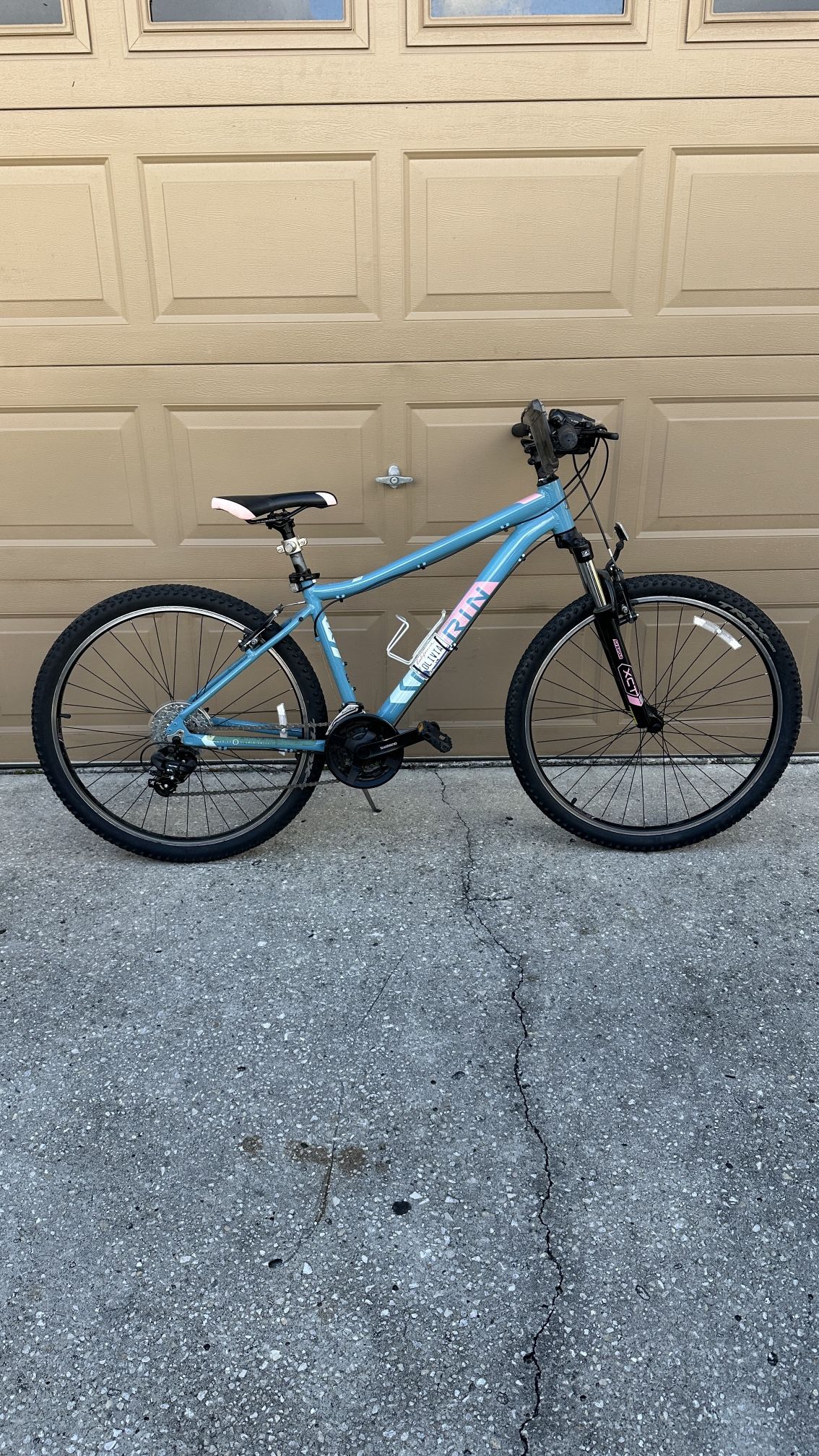 Marin Wildcat Trail 1 Bike 27.5” Inch wheel tire women  Series 1 aluminum frame  low standover SR Suntour suspension fork up-front disc brakes Bicycle
