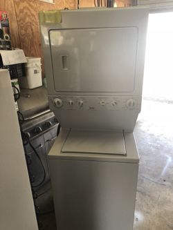 Kenmore stackable washer and dryer like new 27” wide