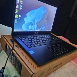 Asus Laptop Computer 