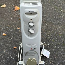 Heaters- Oil Electric Pelonis and Utilitech 