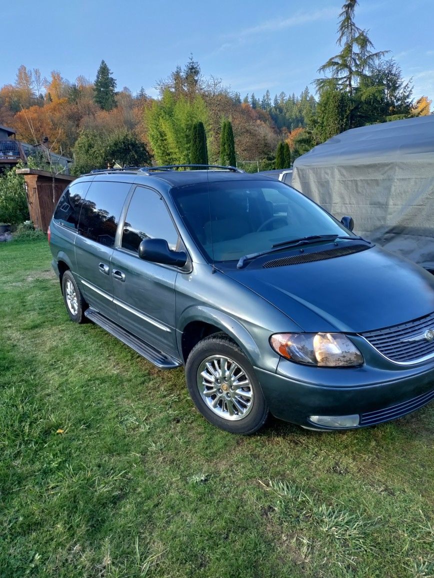2002 Chrysler Town & Country