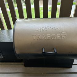 Traeger Bronze Junior Elite 20 Wood Pellet Grill - Model TFB29LZA