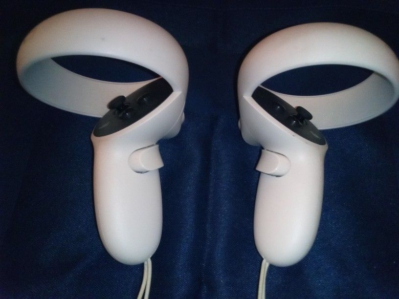 Pair of Oculus Controllers