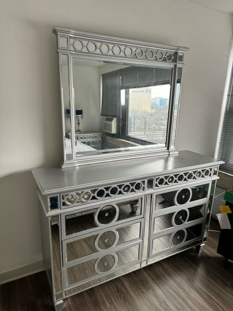 Big Dresser Drawer With Mirror