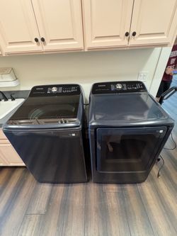 Samsung washer and dryer. 2 matching sets.