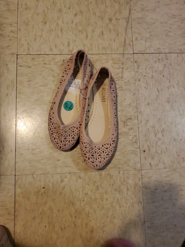 New Brown Cream Flats