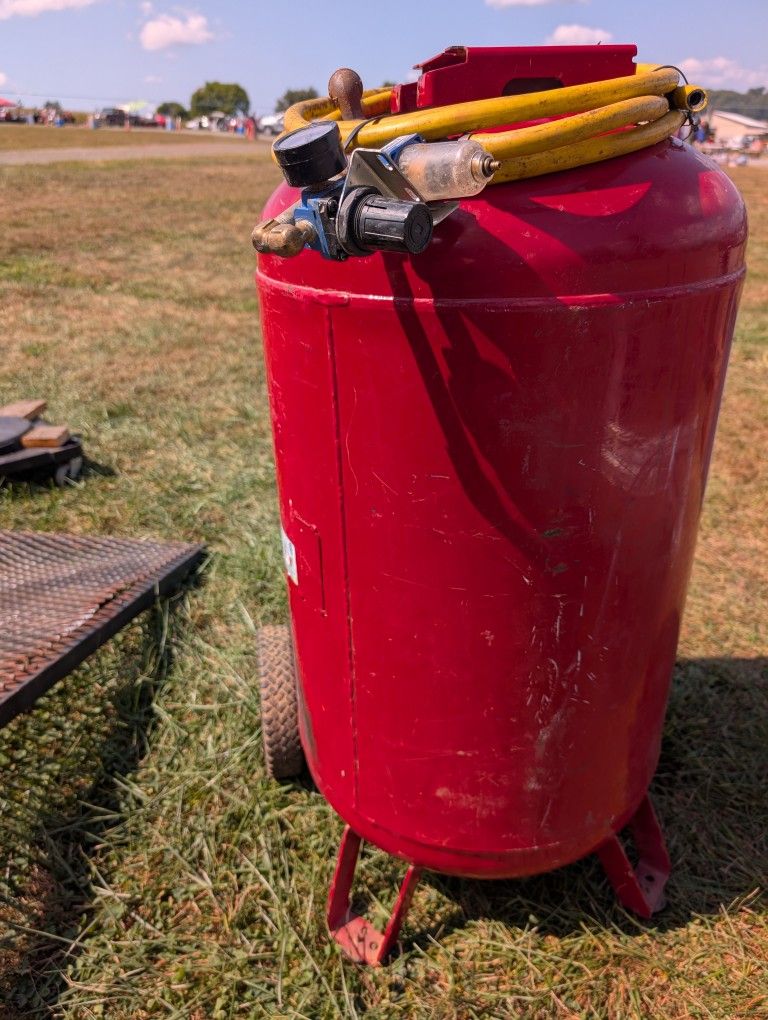 Air Compressor Expansion Tank With Gauges