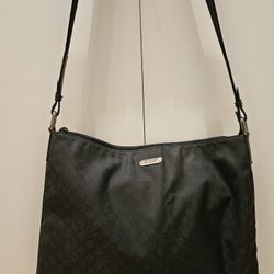 Gucci GG Canvas messenger bag Used