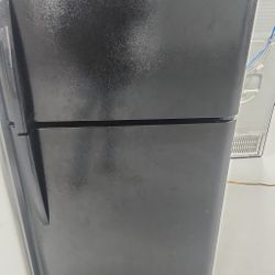 Frigidaire 30 Inches Refrigerator 
