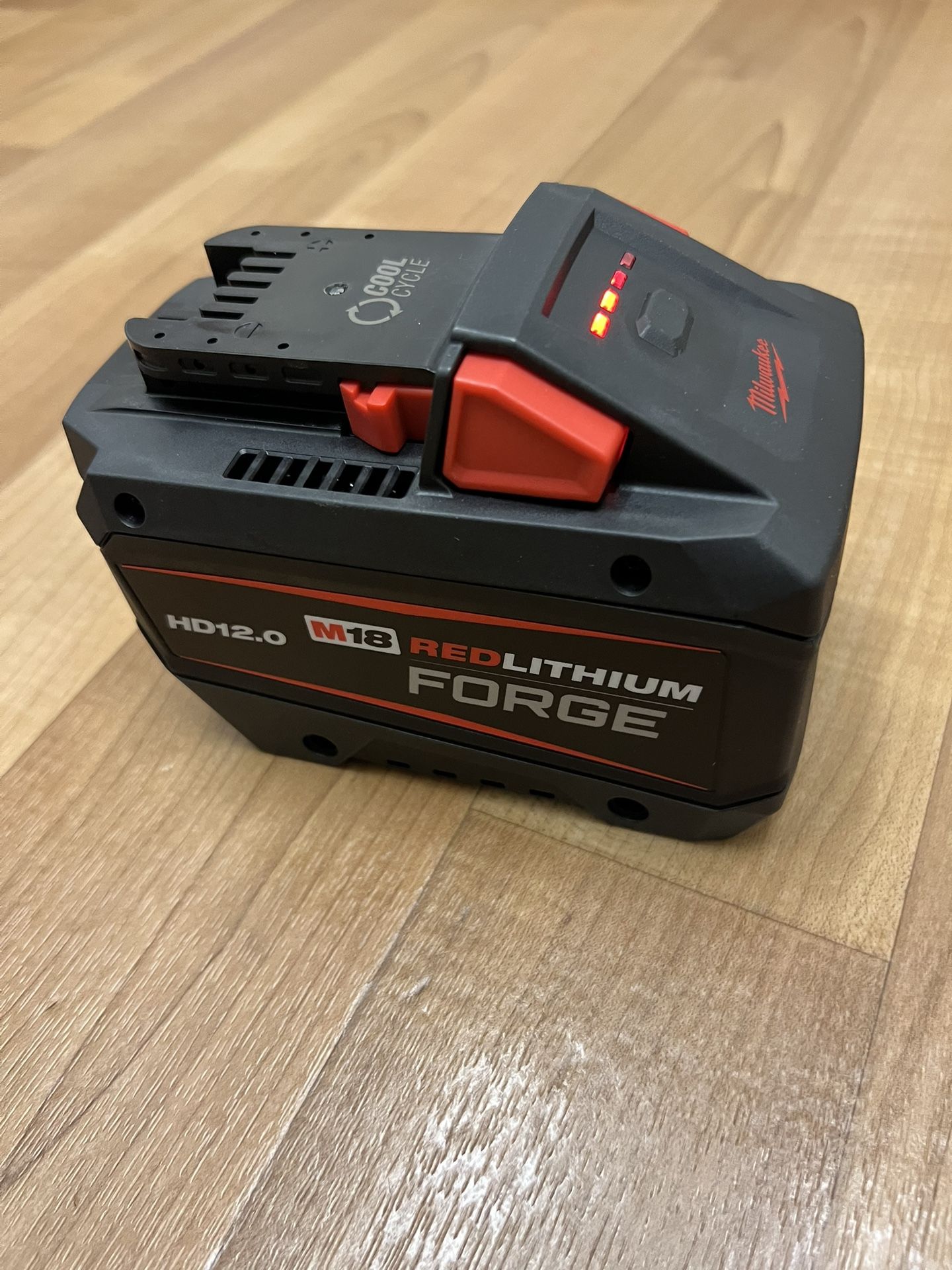 Milwaukee M18 18V Lithium-lon REDLITHIUM FORGE HD 12.0 Ah Battery Pack