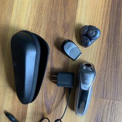 Wet/ Dry Electric Shaver W/ Trimmer