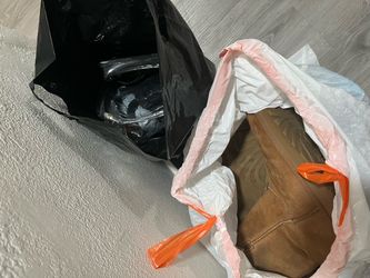 Fall Winter Boots With Free Purses Included