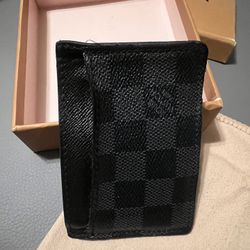 Louis Vuitton Card Holder. 