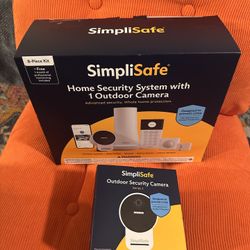 SimpliSafe 8 Piece Home Security System with additional camera