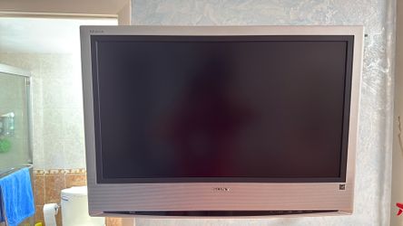 Sony TV  32” w stand