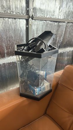 2.5 gallon plastic hexagon tank with filter heater and cover