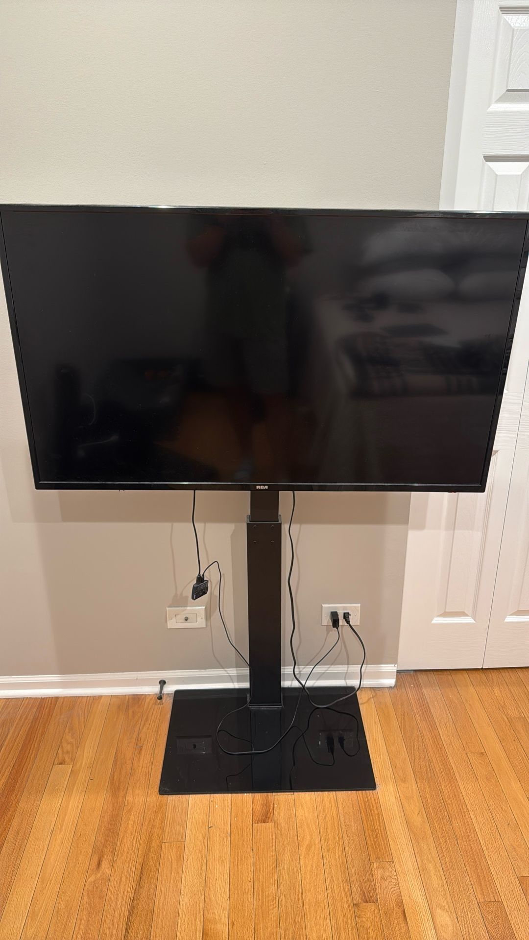 48in Flat Screen TV With Pre-assembled Stand