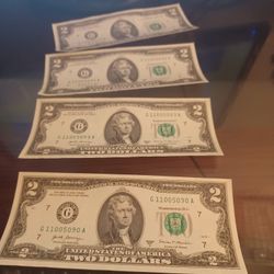 2 Dollar Bills