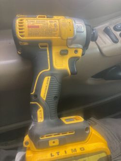DeWalt drill 20v 5 AH