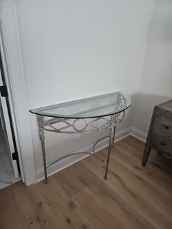 Side glass table