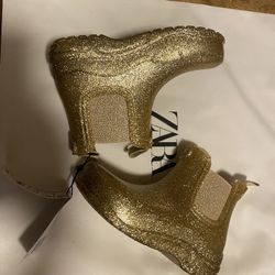 New Short Toddler Rainboots. Gold Glitter Size 9c