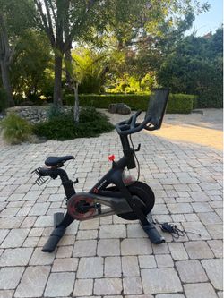 Peloton Bike | Barely Used | Fully Working