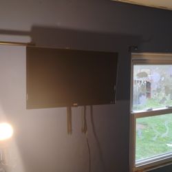 24 Inch Flat Screen Roku Tv